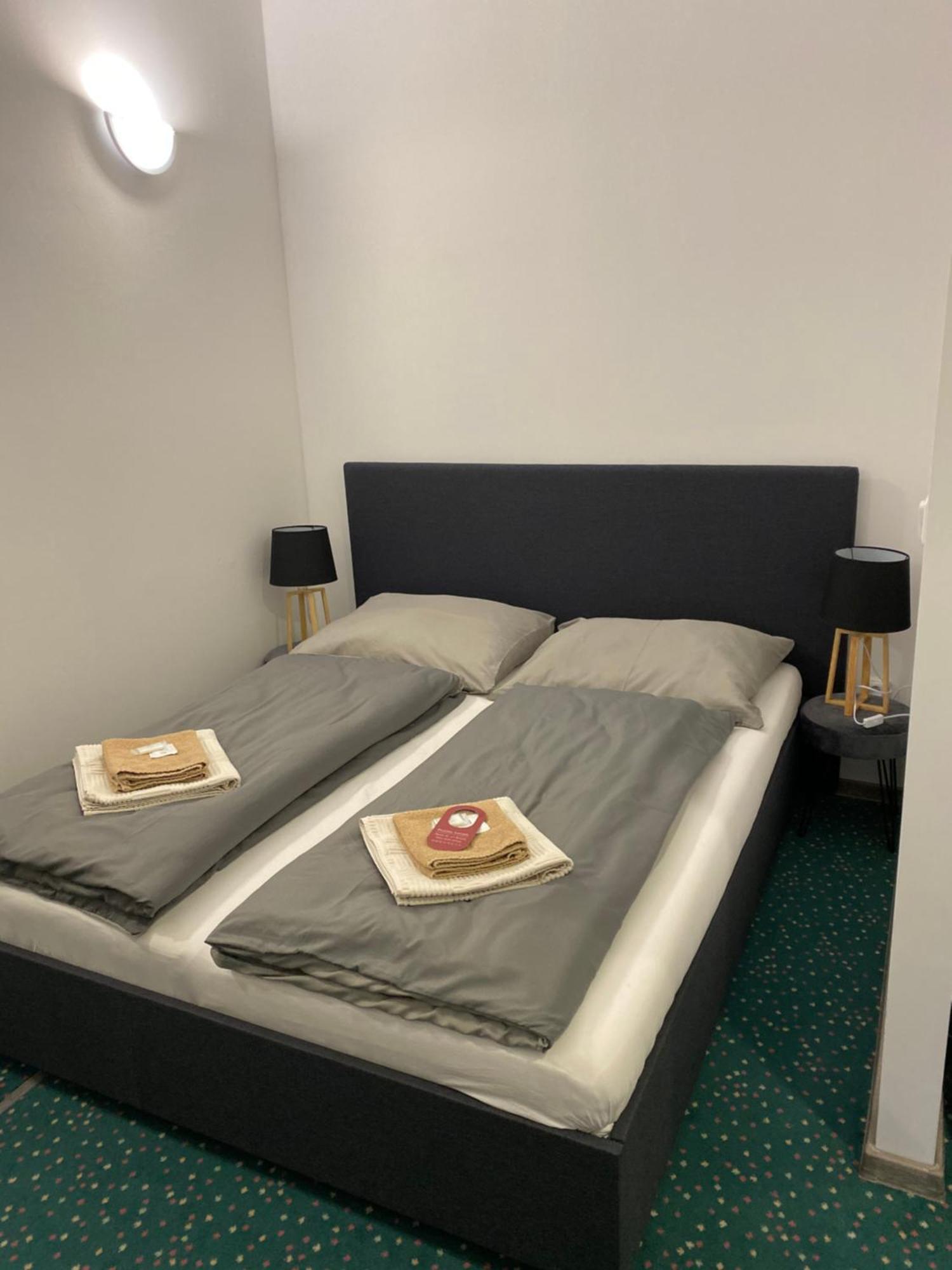 Studia Maxim Apartman Frýdek-Místek Kültér fotó